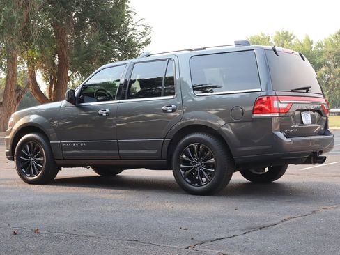 Used 2015 Lincoln Navigator 4WD image 7