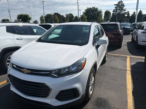 Certified 2020 Chevrolet Trax LS w/ Tint and Cruise Package FWD image 3