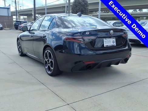 New 2025 Alfa Romeo Giulia Veloce w/ Veloce Package Rwd image 9