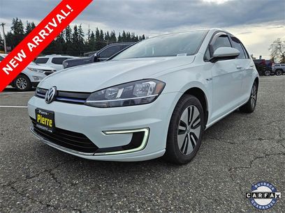 Used 2017 Volkswagen e-Golf SE w/ DC Fast Charging Package