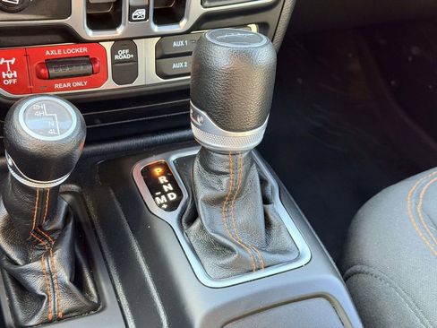 Used 2023 Jeep Gladiator Mojave image 8