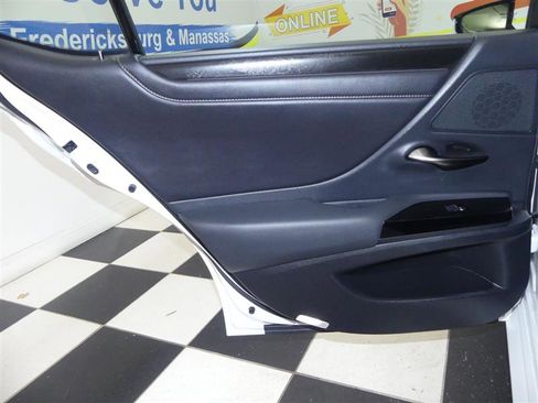 Used 2023 Lexus ES 350 w/ Premium Package image 28