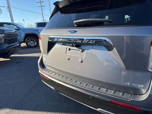 Used 2022 Ford Explorer XLT w/ Equipment Group 202A image 34