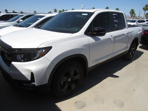 Used 2025 Honda Ridgeline Black Edition image 1