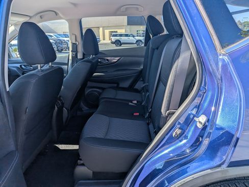 Used 2018 Nissan Rogue SV AWD/4WD image 29