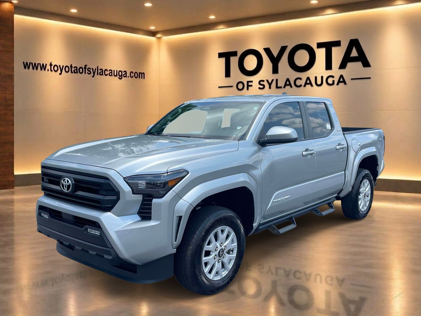 Used 2025 Toyota Tacoma SR5 AWD/4WD image 5