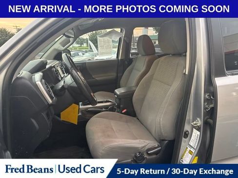 Used 2016 Toyota Tacoma SR5 w/ SR5 Appearance Package (SN) AWD/4WD image 13