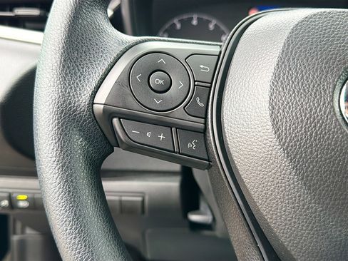 Used 2025 Toyota Corolla LE w/ Convenience Package image 34