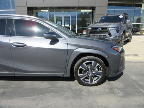 Used 2024 Lexus UX 250h AWD w/ Premium Package image 12