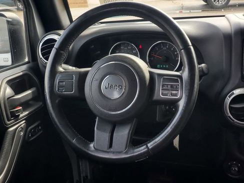 Used 2015 Jeep Wrangler Unlimited Sahara w/ Dual Top Group image 21