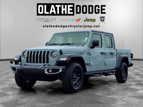Used 2023 Jeep Gladiator Sport AWD/4WD image 1