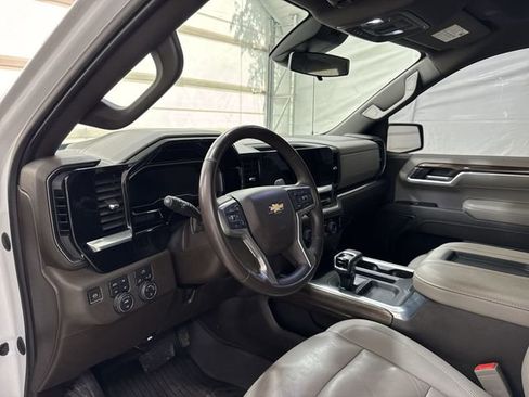 Used 2022 Chevrolet Silverado 1500 LT AWD/4WD image 10