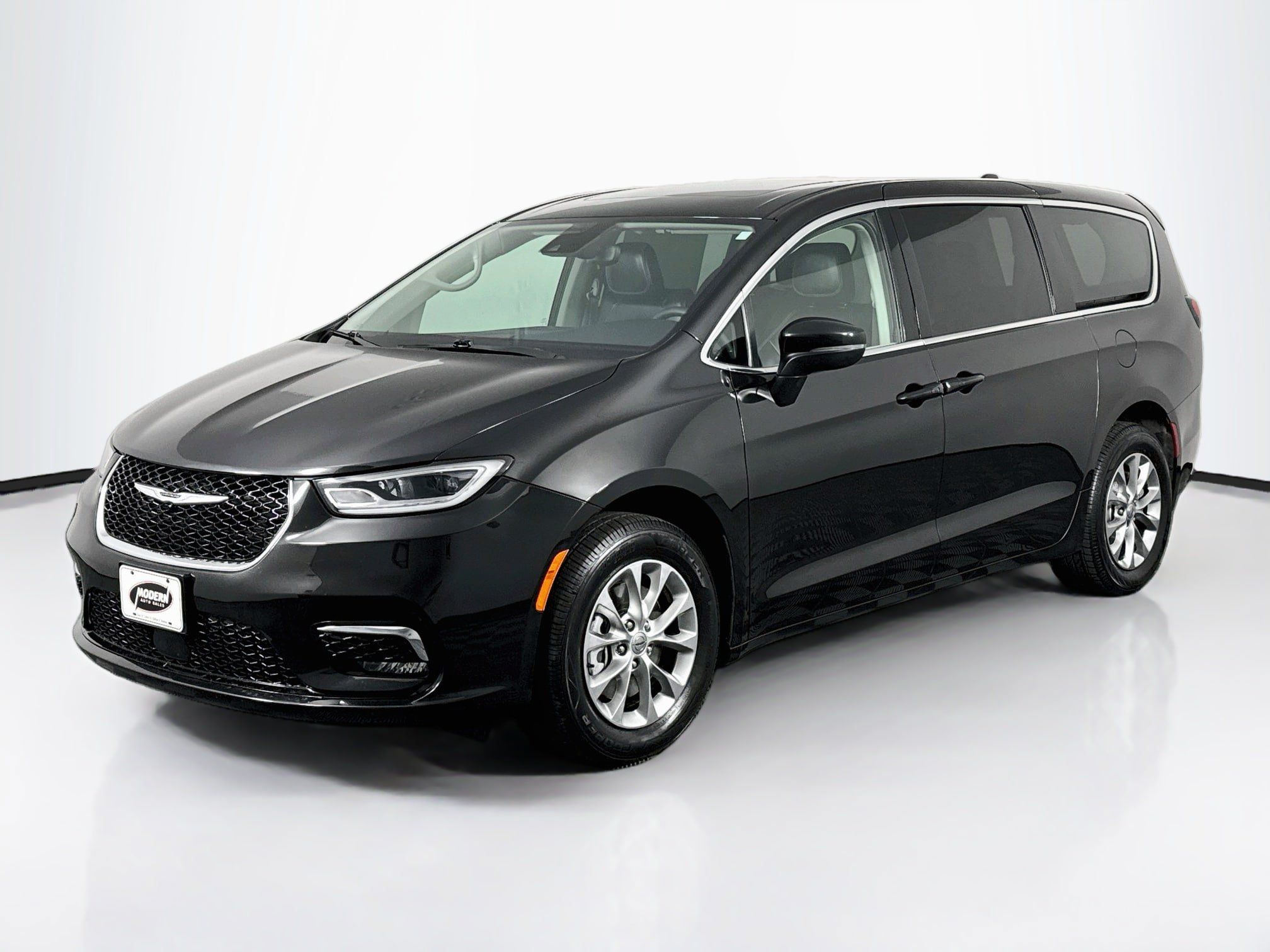 Used 2023 Chrysler Pacifica Touring-L AWD/4WD image 10