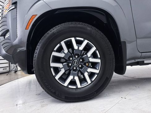 Used 2024 Nissan Frontier SL w/ Technology Package RWD image 14