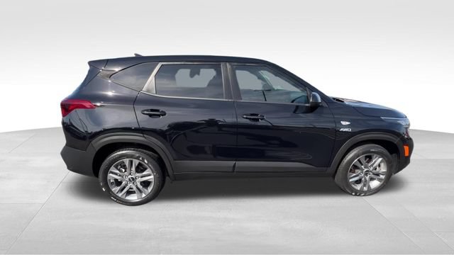Used 2023 Kia Seltos LX AWD/4WD image 8