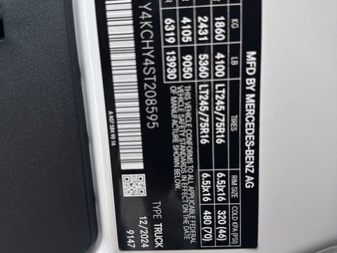 Used 2025 Mercedes-Benz Sprinter 2500 image 23