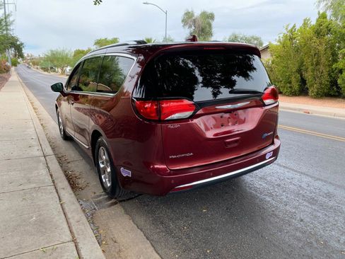 Used 2018 Chrysler Pacifica Limited FWD image 12
