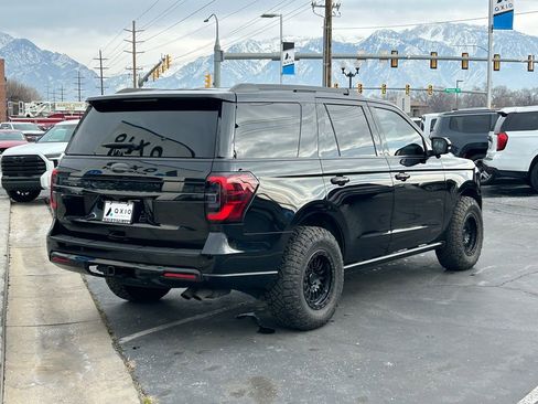 Used 2023 Ford Expedition Limited image 4