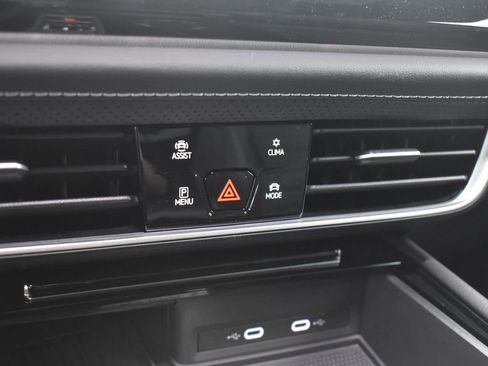 New 2026 Volkswagen Atlas Cross Sport SEL AWD/4WD image 16