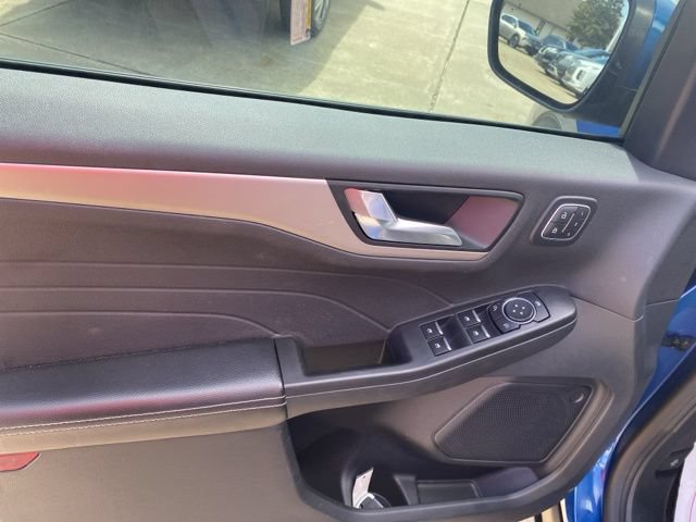 Used 2022 Ford Escape SEL w/ Technology Package FWD image 17