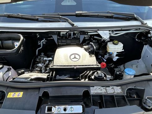 Used 2025 Mercedes-Benz Sprinter 2500 image 28