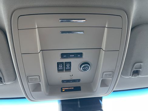 Used 2020 Chevrolet Suburban LT image 59