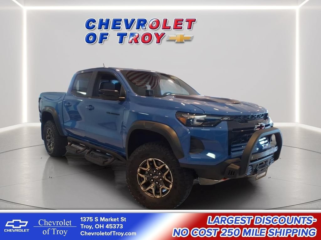 New 2026 Chevrolet Colorado ZR2 w/ Off-Road Front Bumper Package AWD/4WD image 1