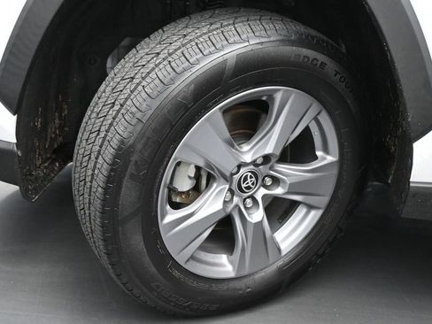 Used 2022 Toyota RAV4 XLE w/ Convenience Package AWD/4WD image 20