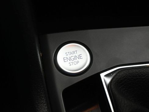 Used 2022 Volkswagen Taos S image 18