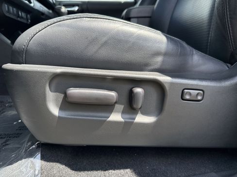 Used 2022 Toyota Tacoma Limited AWD/4WD image 14