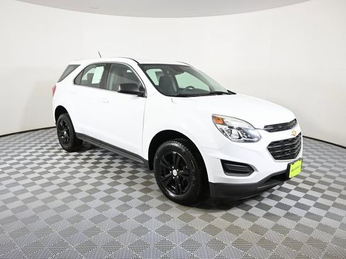 Used 2017 Chevrolet Equinox LS image 9