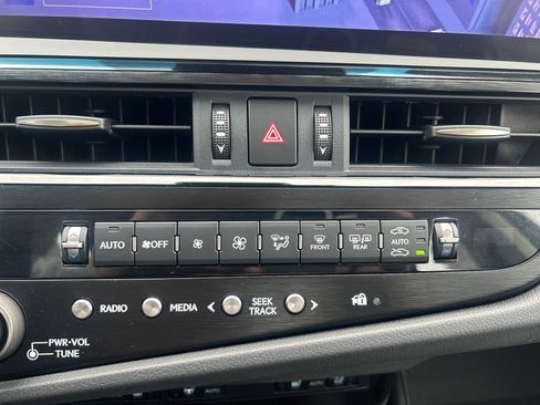 Used 2023 Lexus ES 350 w/ Premium Package FWD image 28