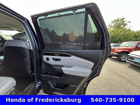 Used 2025 Honda Pilot EX-L image 13