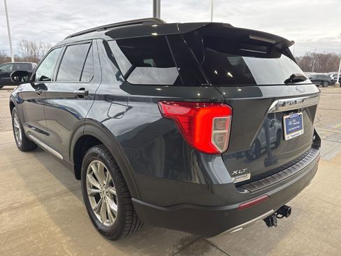 Certified 2022 Ford Explorer XLT w/ Equipment Group 202A image 5