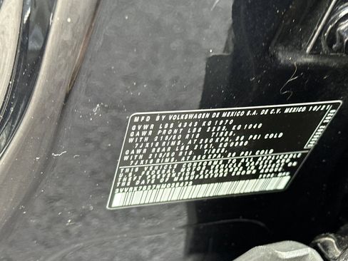 Used 2022 Volkswagen Taos SE image 33