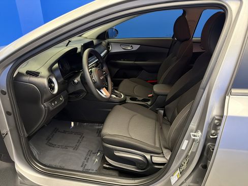 Used 2024 Kia Forte LXS w/ LXS Technology Package image 12