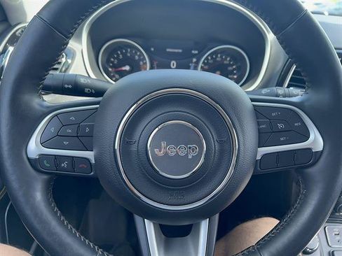 Used 2018 Jeep Compass Limited w/ Navigation Group AWD/4WD image 18