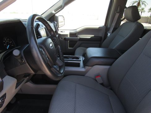 Used 2019 Ford F150 XLT w/ Equipment Group 302A Luxury AWD/4WD image 10