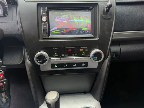 Used 2013 Toyota Camry SE FWD image 9