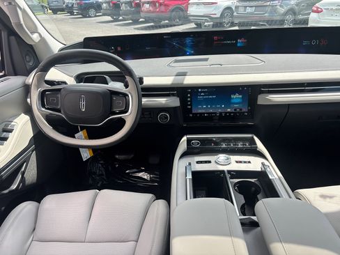 New 2026 Lincoln Navigator Reserve w/ Jet Appearance Package AWD/4WD image 28