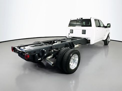 New 2026 RAM 5500 4x4 Crew Cab w/ Laramie Trim Package image 7