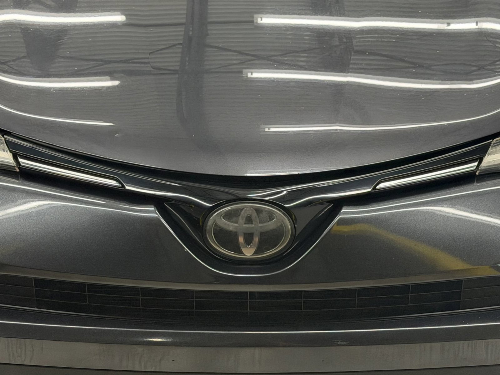 Used 2017 Toyota RAV4 XLE w/ Protection Package AWD/4WD image 9