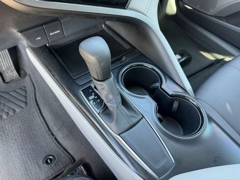 Used 2020 Toyota Camry LE image 18