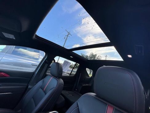 Used 2024 Chevrolet Traverse RS w/ LPO, Floor Liner Package AWD/4WD image 32