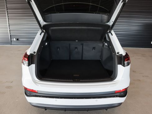 Used 2024 Audi Q4 e-tron Premium Plus w/ Premium Plus image 12