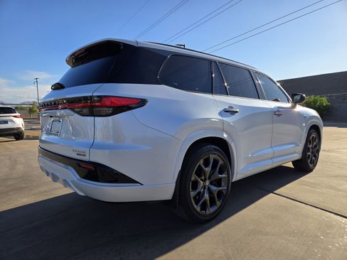 New 2026 Lexus TX 500h AWD image 3