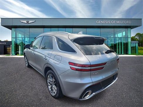 Used 2024 Genesis GV70 2.5T w/ Advanced Package image 8