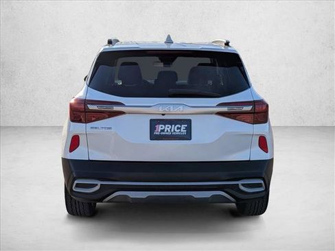 Used 2022 Kia Seltos EX image 6