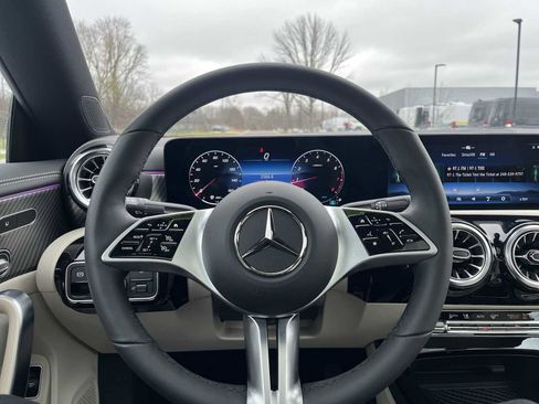 Used 2025 Mercedes-Benz CLA 250 4MATIC image 34