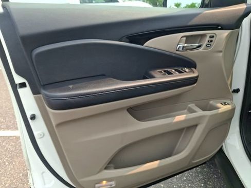 Used 2016 Honda Pilot Touring image 15